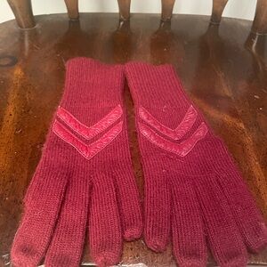 Aris Red Knit Gloves